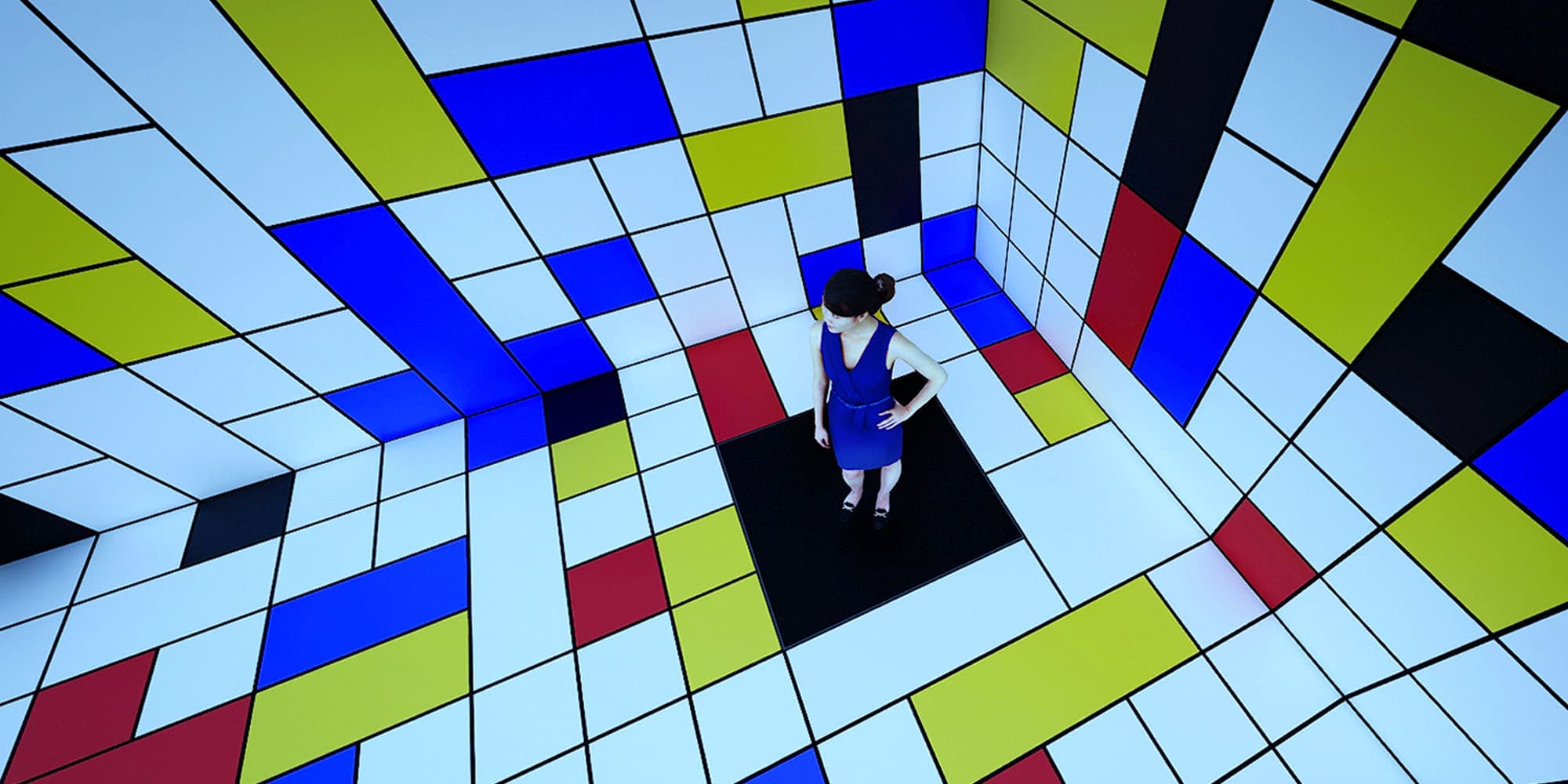 インスタレーション Space with Yellow, Red, Black, Blue and Grey、Piet Mondrian へのオマージュ